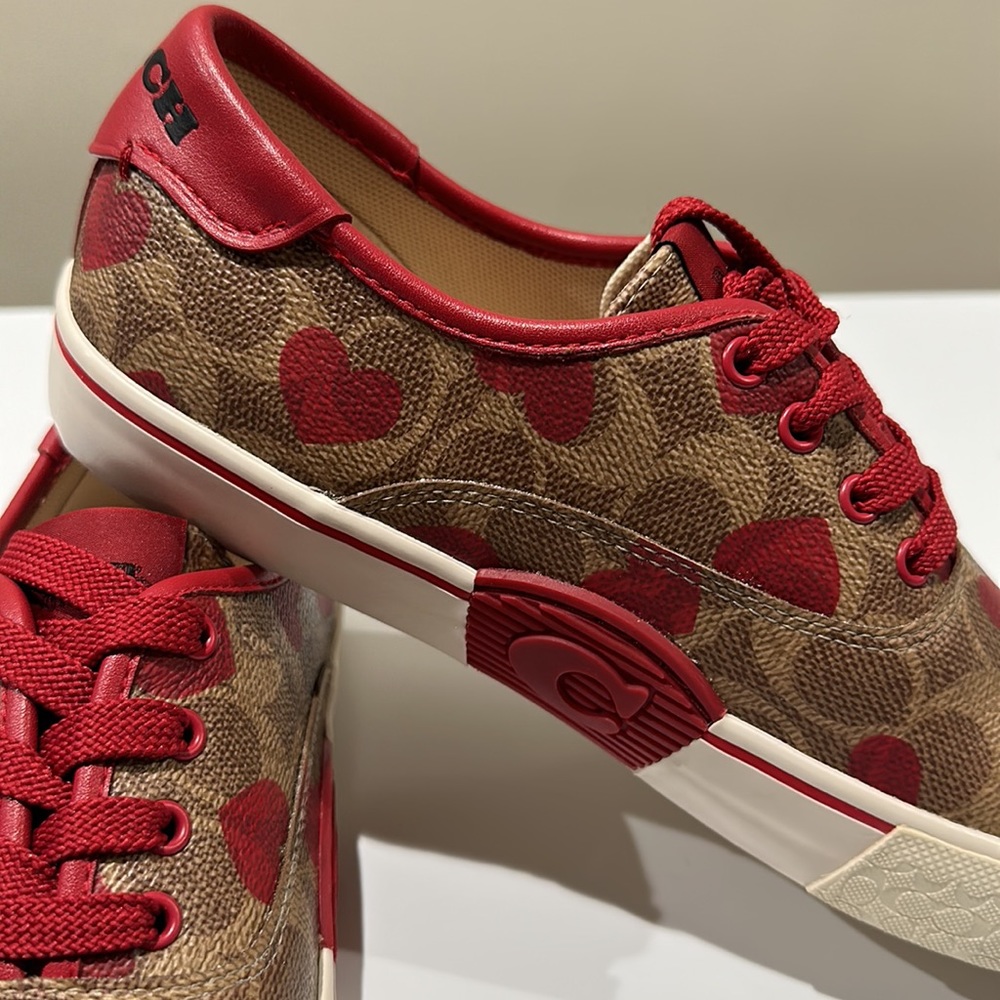 🌸NEW COACH Logo Heart ❤️ Print Leather Lace up Sneakers Sz 8 Without box Womens - Picture 7 of 15
